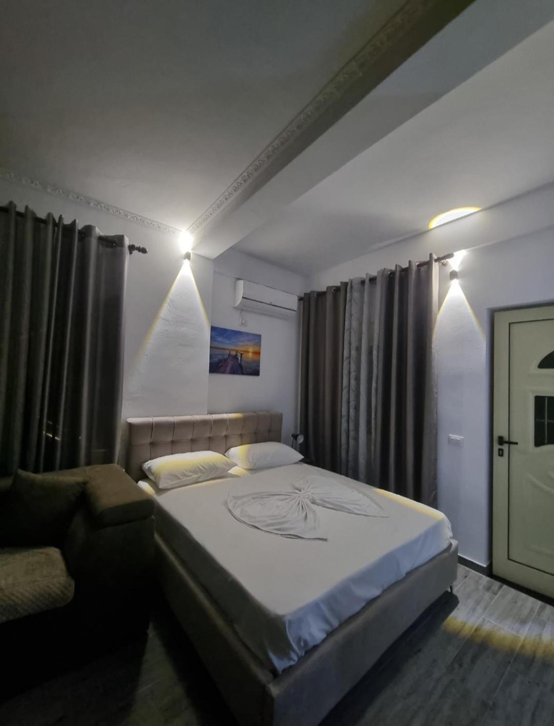 Vila Megi-Rent Room Vlorë Exterior foto