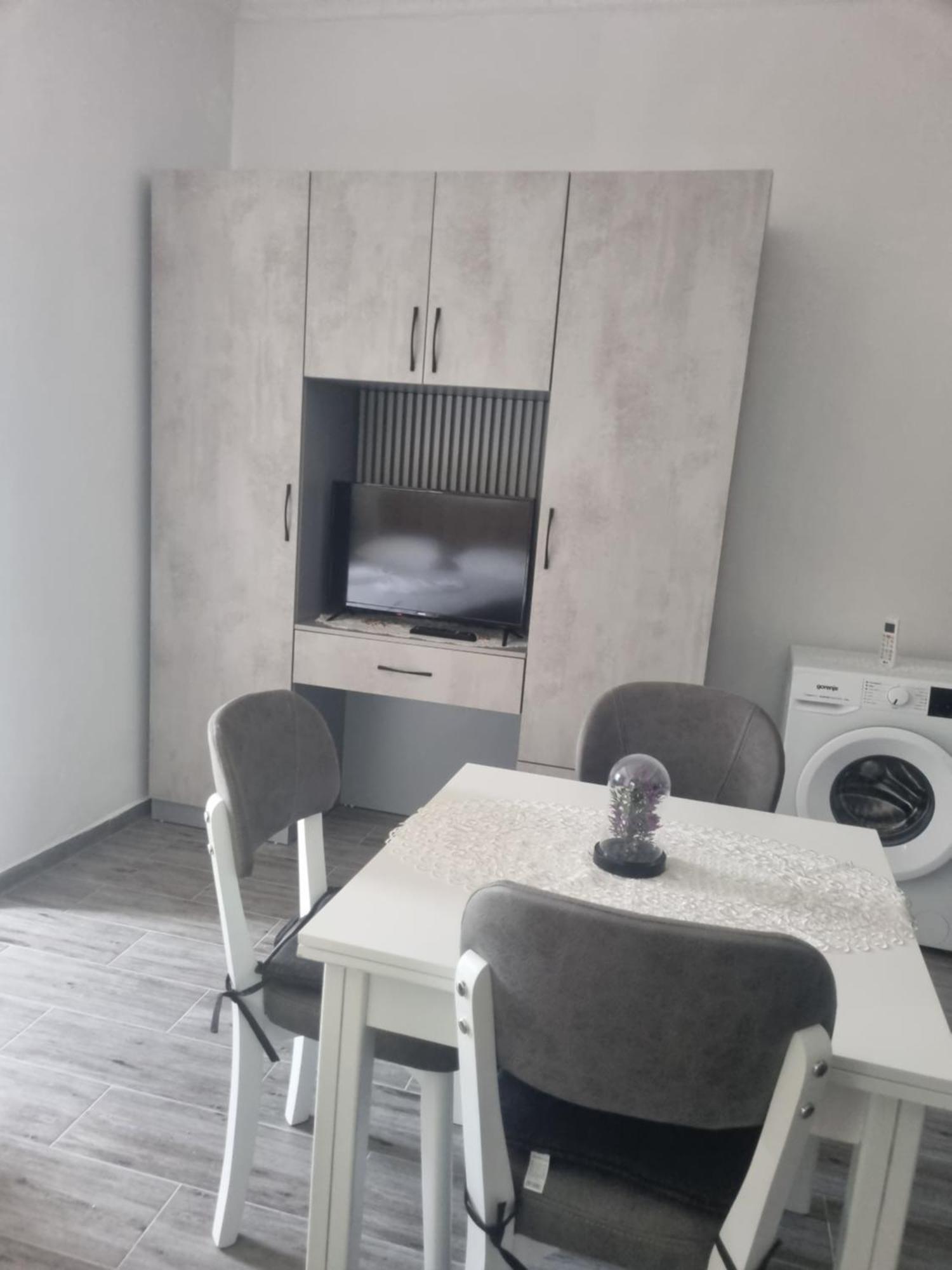Vila Megi-Rent Room Vlorë Exterior foto