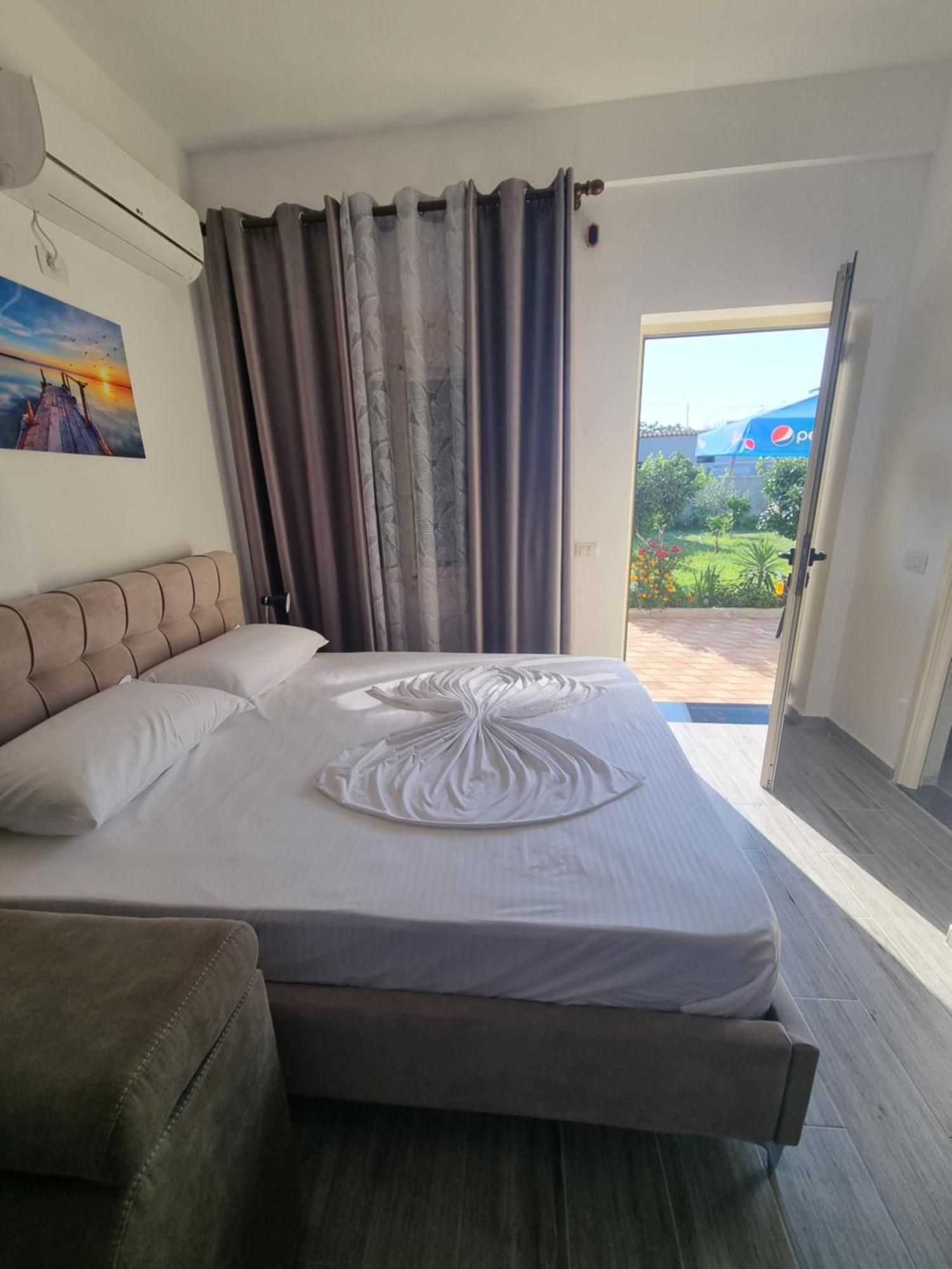Vila Megi-Rent Room Vlorë Exterior foto