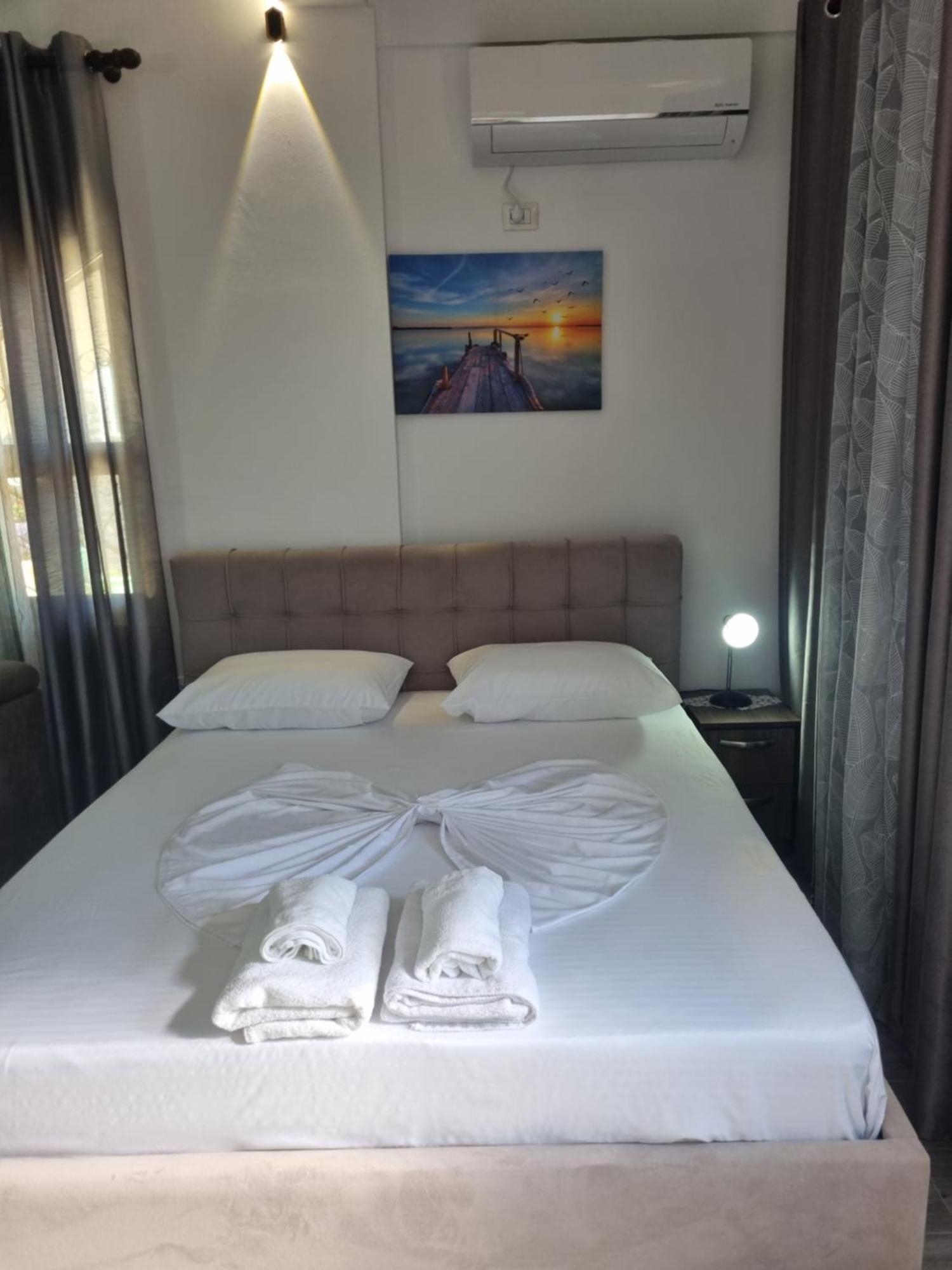 Vila Megi-Rent Room Vlorë Exterior foto